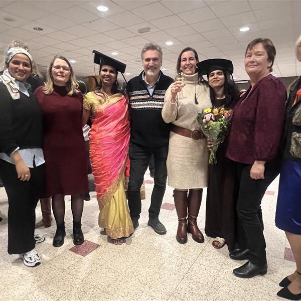 Diploma voor onze Chinta collega's Diploma voor onze Chinta collega's